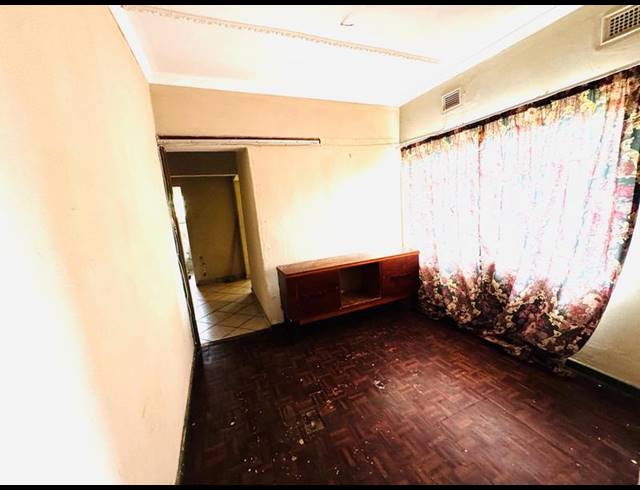 4 BEDROOM HOUSE FOR SALE IN UMLAZI H